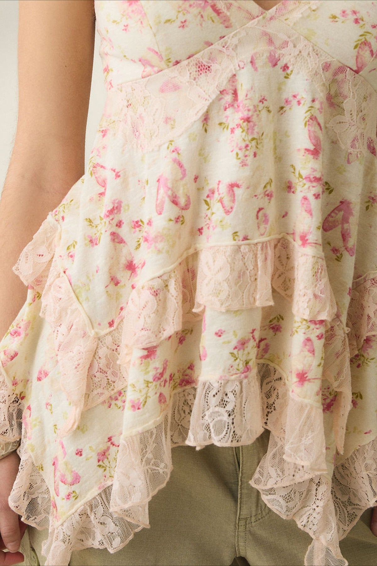 Retro Floral Chiffon Ruffled Hem Cami Top